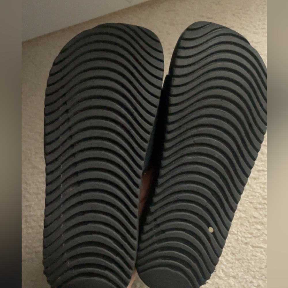Nike Slides - Picture 3 of 4
